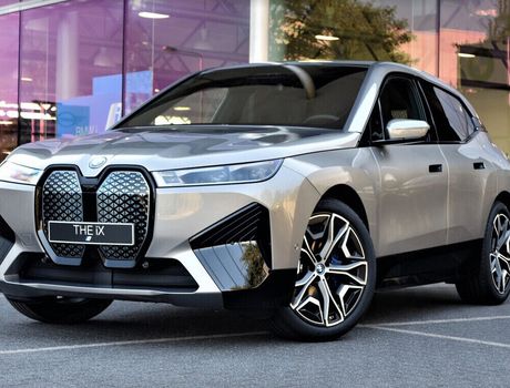 BMW iX