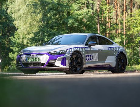 Audi RS e tron gt ice race edition