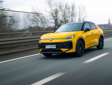 Nowy VW T roc w firmie koszty