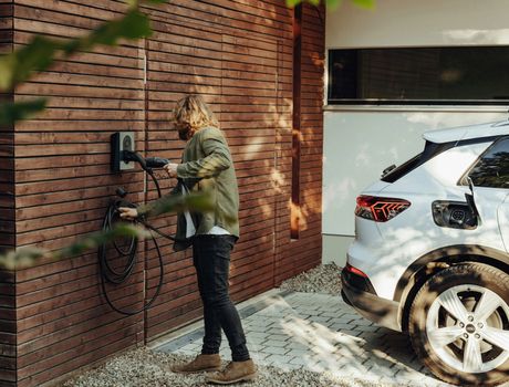 Ładowanie auta elektrycznego