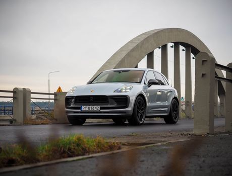 porsche macan t