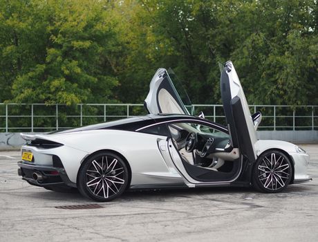 McLaren GT
