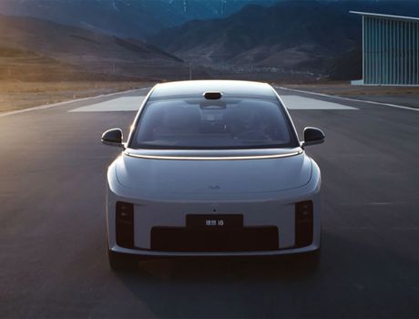 li auto i8