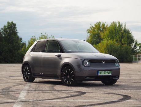 Elektryczna Honda e 2022 test