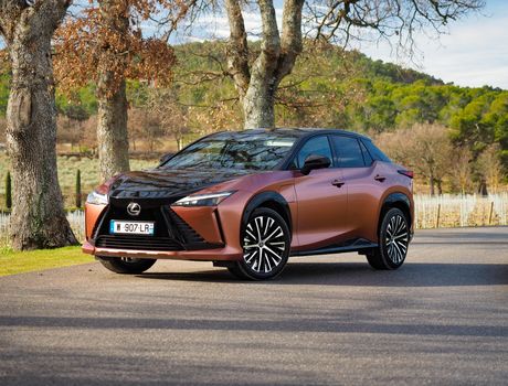 Lexus RZ