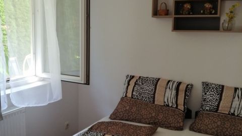 Apartament 4-osobowy z klimatyzacją z własną kuchnią z 2 pomieszczeniami sypialnianymi