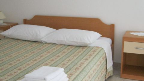 Rezydencja pokój 2-osobowy z 1 pomieszczeniem sypialnianym (możliwa dostawka)