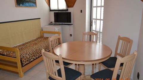 Apartament 5-osobowy Standard z widokiem na dziedziniec z 2 pomieszczeniami sypialnianymi