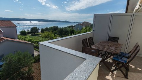 Apartament 4-osobowy z klimatyzacją z widokiem na morze z 2 pomieszczeniami sypialnianymi (możliwa dostawka)