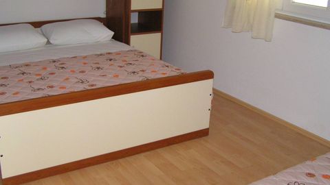 Apartament 2-osobowy z klimatyzacją z tarasem z 1 pomieszczeniem sypialnianym (możliwa dostawka)