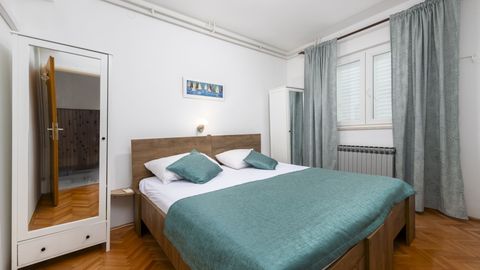 Apartament 4-osobowy z tarasem z widokiem na morze z 2 pomieszczeniami sypialnianymi