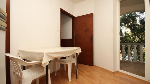 Apartament 13-osobowy z tarasem z widokiem na morze z 5 pomieszczeniami sypialnianymi A-6299-a