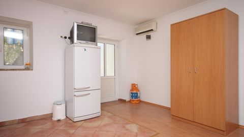 Apartament 4-osobowy z klimatyzacją z tarasem z 1 pomieszczeniem sypialnianym A-6356-d
