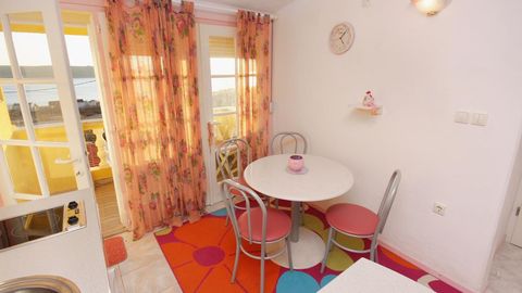 Apartament 3-osobowy z klimatyzacją z widokiem na morze z 2 pomieszczeniami sypialnianymi AS-5881-a