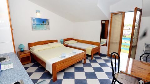 Apartament 3-osobowy z klimatyzacją z widokiem na morze z 1 pomieszczeniem sypialnianym AS-3589-l