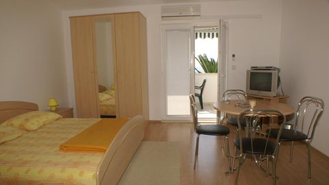 Apartament 4-osobowy z klimatyzacją z widokiem na morze z 1 pomieszczeniem sypialnianym A-2808-b