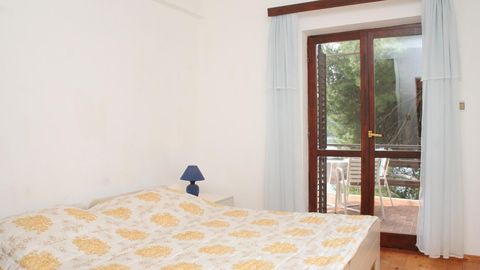 Apartament 4-osobowy z tarasem z widokiem na morze z 2 pomieszczeniami sypialnianymi A-4484-b