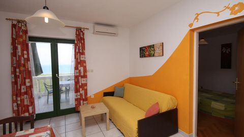 Apartament 6-osobowy z klimatyzacją z widokiem na morze z 2 pomieszczeniami sypialnianymi A-6502-a