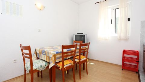Apartament 6-osobowy z klimatyzacją z widokiem na morze z 2 pomieszczeniami sypialnianymi A-10033-b