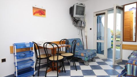 Apartament 3-osobowy z klimatyzacją z tarasem z 1 pomieszczeniem sypialnianym AS-6852-e