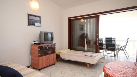 Apartament 4-osobowy z tarasem z widokiem na morze z 1 pomieszczeniem sypialnianym A-8406-a