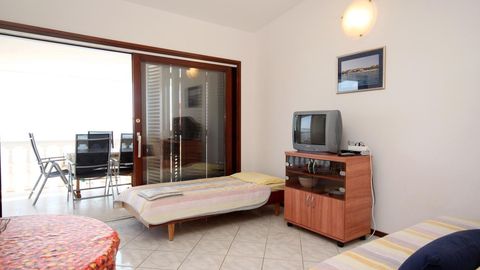 Apartament 4-osobowy z tarasem z widokiem na morze z 1 pomieszczeniem sypialnianym A-8406-c