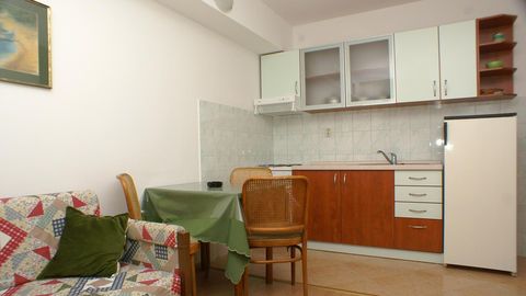 Apartament 3-osobowy z klimatyzacją z tarasem z 1 pomieszczeniem sypialnianym A-2721-a