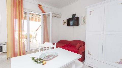 Apartament 3-osobowy z klimatyzacją z widokiem na morze z 1 pomieszczeniem sypialnianym AS-6671-a