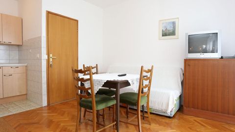 Apartament 3-osobowy z klimatyzacją z tarasem z 1 pomieszczeniem sypialnianym AS-10111-a