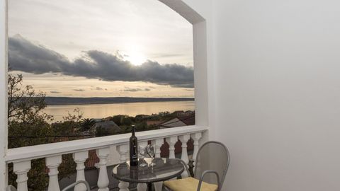 Apartament 8-osobowy z balkonem z widokiem na morze z 4 pomieszczeniami sypialnianymi