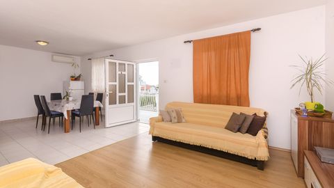 Apartament 6-osobowy z klimatyzacją z widokiem na morze z 3 pomieszczeniami sypialnianymi