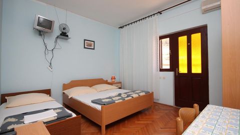 Apartament 3-osobowy z klimatyzacją z tarasem z 1 pomieszczeniem sypialnianym AS-6497-a