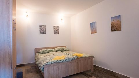 Apartament 5-osobowy z klimatyzacją z tarasem z 2 pomieszczeniami sypialnianymi A-2228-a