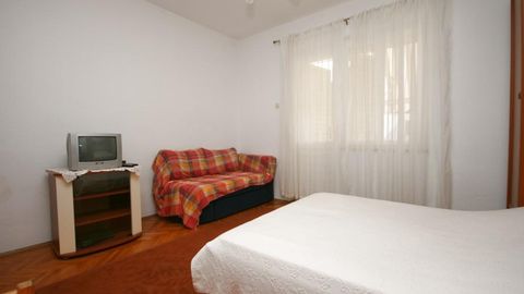 Apartament 4-osobowy z klimatyzacją z tarasem z 2 pomieszczeniami sypialnianymi A-2615-e