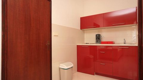 Apartament 3-osobowy z klimatyzacją z tarasem z 1 pomieszczeniem sypialnianym AS-2995-b