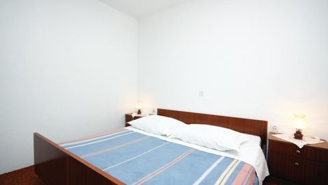 Apartament 4-osobowy z klimatyzacją z widokiem na morze z 2 pomieszczeniami sypialnianymi A-5070-b