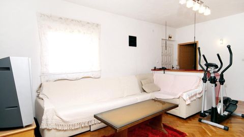 Apartament 6-osobowy z klimatyzacją z widokiem na morze z 2 pomieszczeniami sypialnianymi A-6205-a
