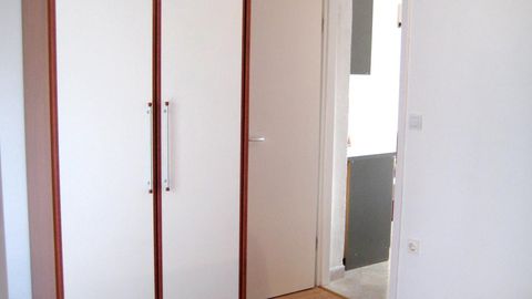 Apartament 4-osobowy z klimatyzacją z tarasem z 2 pomieszczeniami sypialnianymi A-7126-a