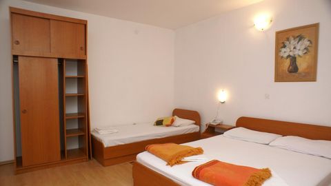 Apartament 3-osobowy z klimatyzacją z tarasem z 1 pomieszczeniem sypialnianym A-3162-g