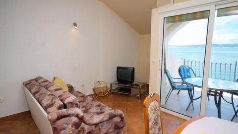 Apartament 6-osobowy z klimatyzacją z widokiem na morze z 2 pomieszczeniami sypialnianymi A-5206-a