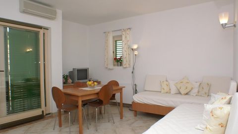 Apartament 4-osobowy z klimatyzacją z widokiem na morze z 1 pomieszczeniem sypialnianym A-4265-a
