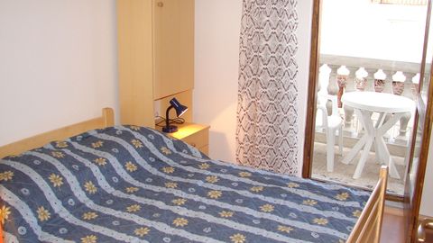 Apartament 3-osobowy Economy z klimatyzacją z 2 pomieszczeniami sypialnianymi