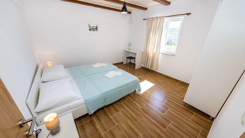 Apartament 3-osobowy na piętrze z widokiem na morze z 2 pomieszczeniami sypialnianymi (możliwa dostawka)