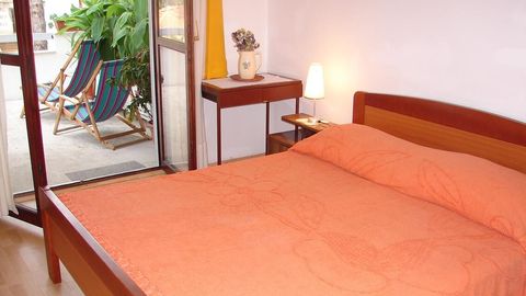 Apartament 4-osobowy z klimatyzacją z tarasem z 2 pomieszczeniami sypialnianymi A-15073-a
