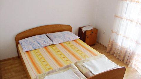 Apartament 5-osobowy z tarasem z 2 pomieszczeniami sypialnianymi A-2612-c