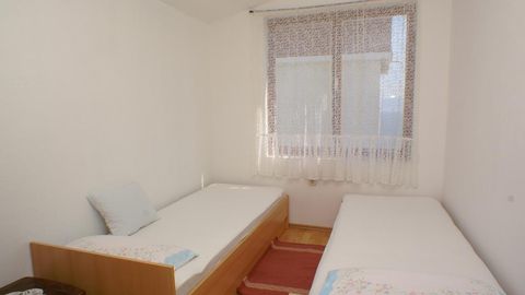 Apartament 4-osobowy z tarasem z widokiem na morze z 2 pomieszczeniami sypialnianymi A-2634-a