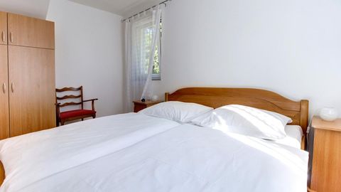 Apartament 4-osobowy z klimatyzacją z tarasem z 1 pomieszczeniem sypialnianym A-8022-e