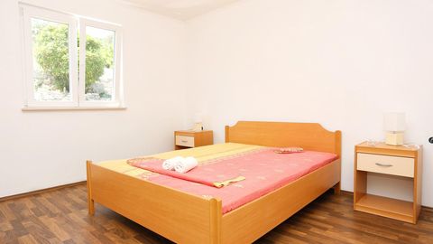 Apartament 6-osobowy z klimatyzacją z widokiem na morze z 2 pomieszczeniami sypialnianymi A-10210-b