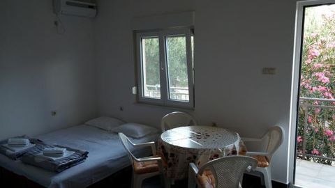 Apartament 4-osobowy z klimatyzacją z balkonem z 1 pomieszczeniem sypialnianym A-11748-a