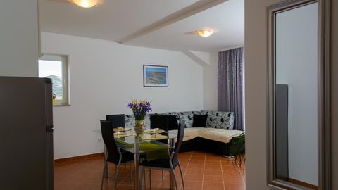 Apartament 4-osobowy z klimatyzacją z widokiem na morze z 1 pomieszczeniem sypialnianym A-15440-c